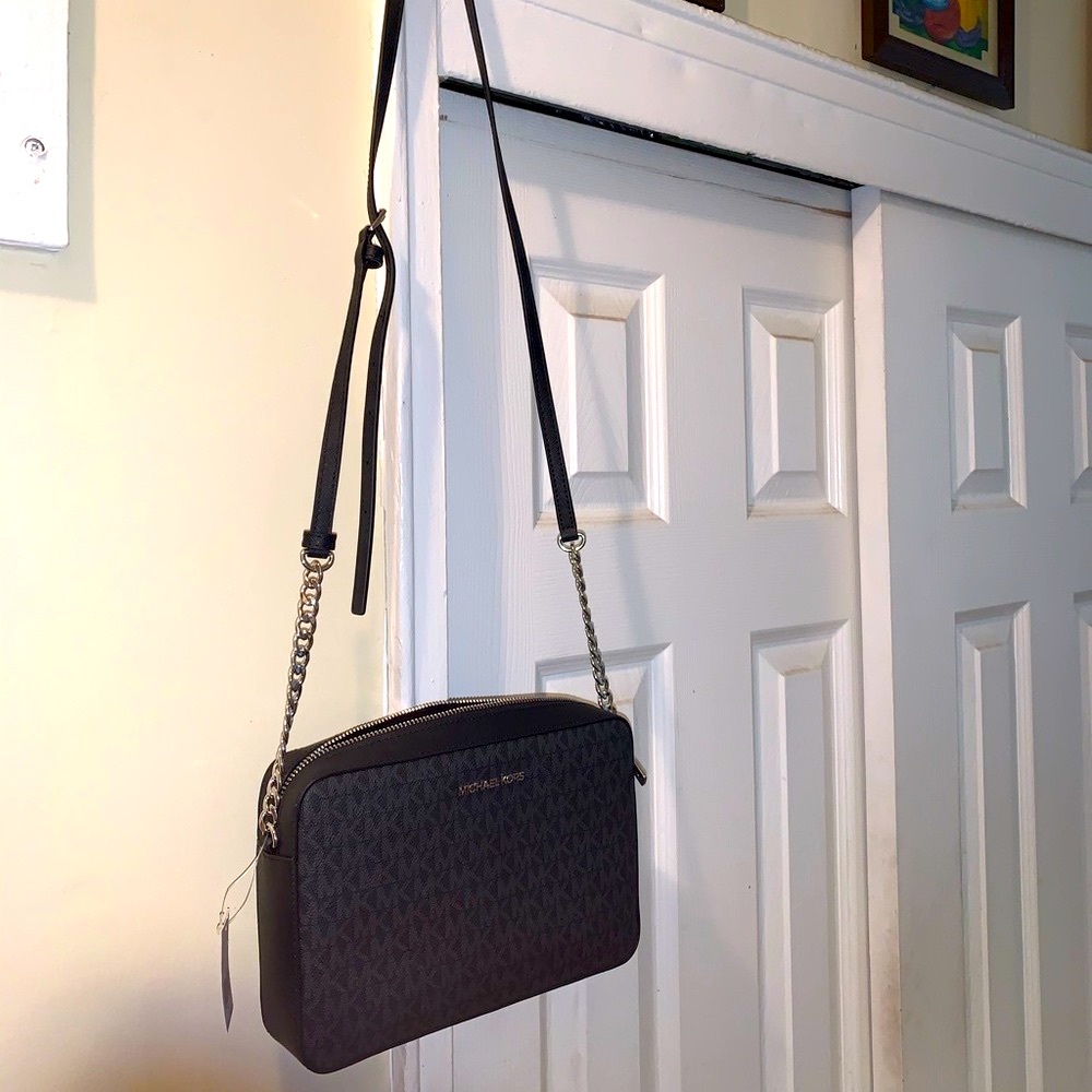 NEW- AUTHENTIC MICHAEL KORS PURSE